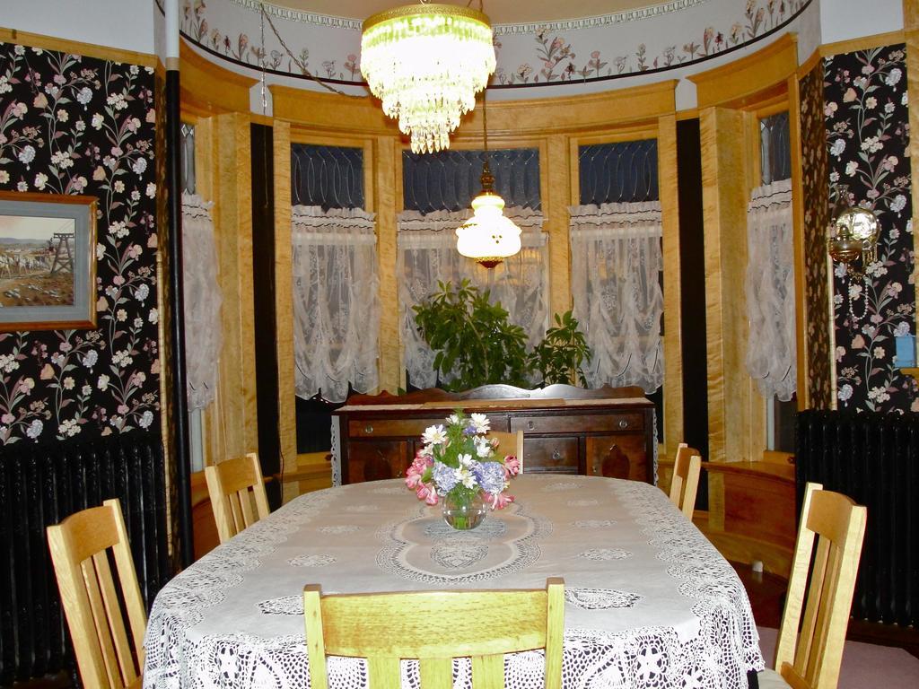 Ferris Mansion Bed And Breakfast Роулинс Экстерьер фото