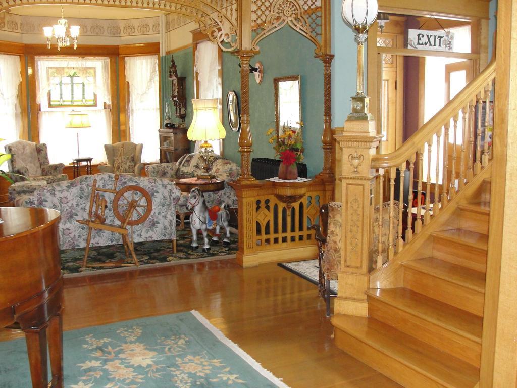 Ferris Mansion Bed And Breakfast Роулинс Экстерьер фото